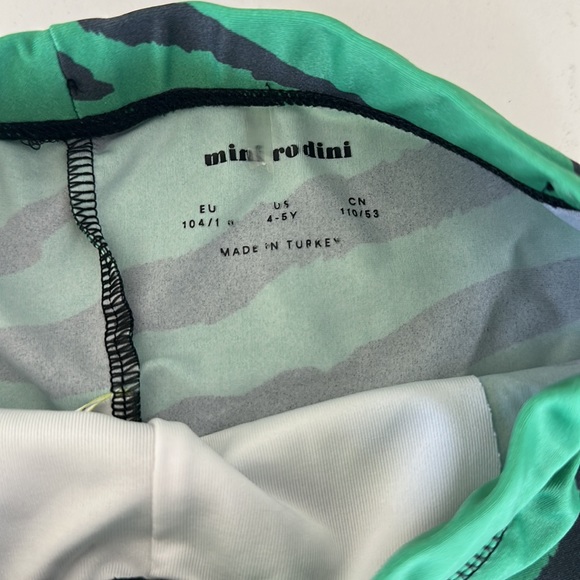 EUC MR EURO STYLE SWIM PANTS 💚🖤💚 104/110 - Picture 3 of 3
